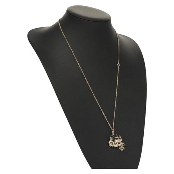Pre Loved chanel Women Silver Necklaces - Picture 1 of 8